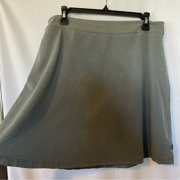 Mountain Hardwear Green Striped A-Line Large Knee-Length Skirt Gorpcore - Picture 2 of 7